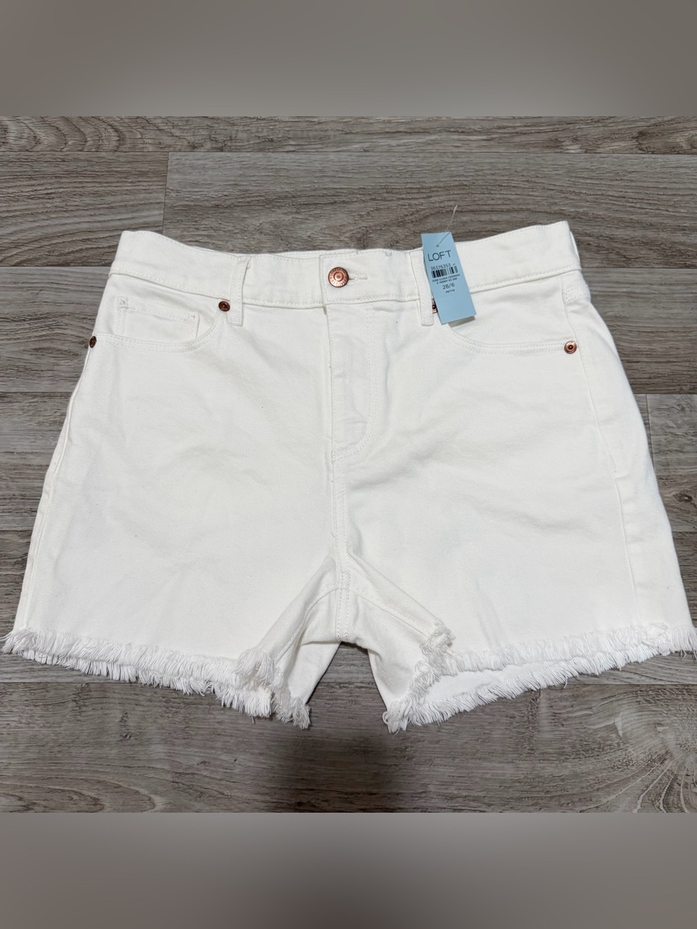 LOFT The Cut Off Short High Rise White Size 28 Petite - Picture 2 of 7
